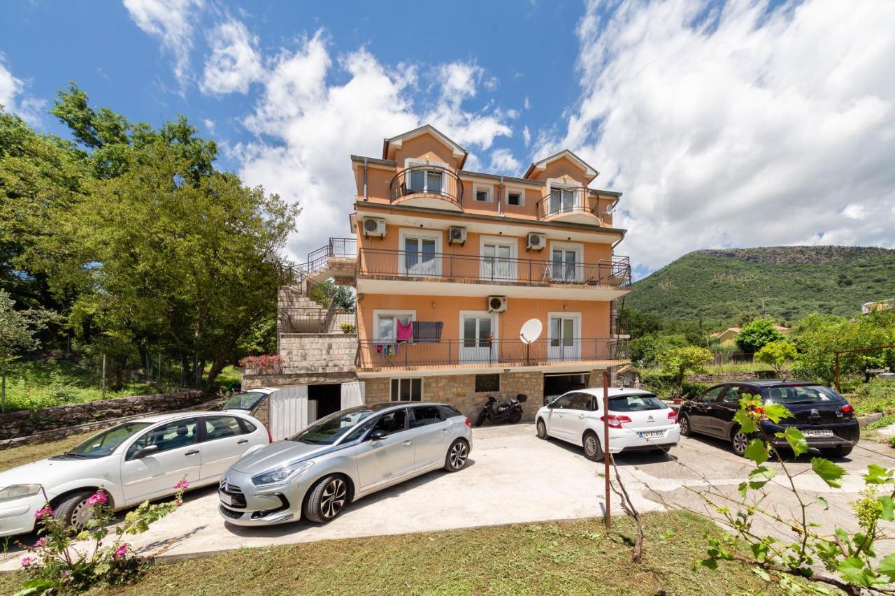 Apartments Pelle Tivat Eksteriør billede